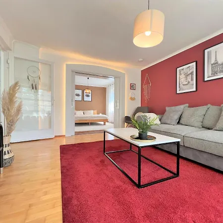 Charmantes 3 Zimmer Korbstadt-apartment, Terrasse, Wanderwege, Optimale Anbindung Apartmán *