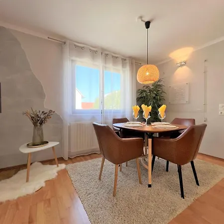 Charmantes 3 Zimmer Korbstadt-apartment, Terrasse, Wanderwege, Optimale Anbindung Apartmán